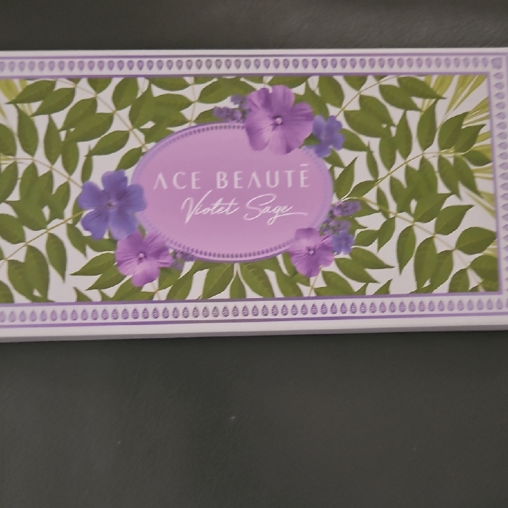 Ace Beaute Violet Sage Eyeshadow Palette
